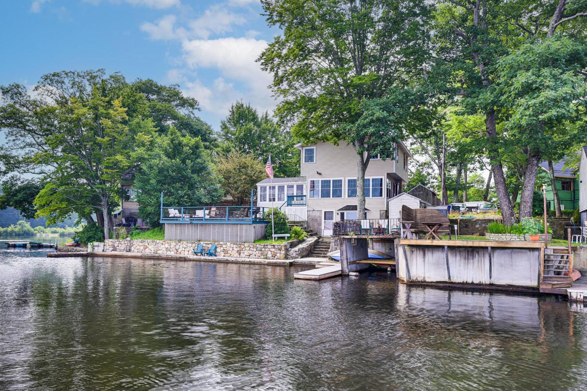 Classic Waterfront Home On Lake Maspenock With Grill Hopkinton Exterior photo